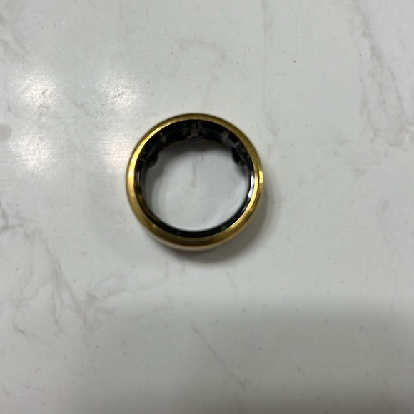 Gold Oura Ring - Picture 2 of 4